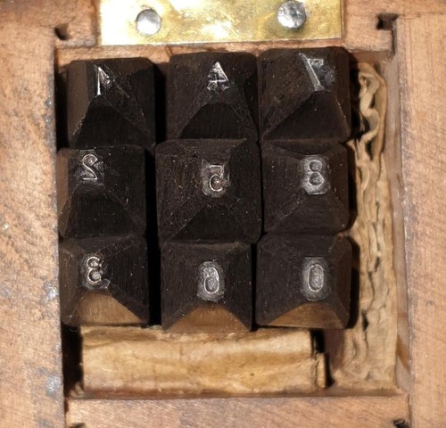 Alte miniatur schlagzahlen - alte,