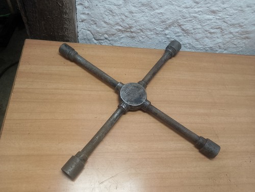 Biete kreuzschlüssel - biete,